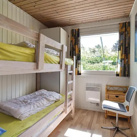 Four-bedroom Holiday In Hébergement de vacances Assens